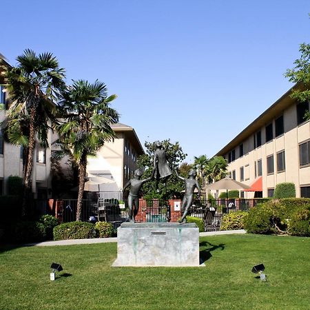 University Square Hotel Fresno Buitenkant foto
