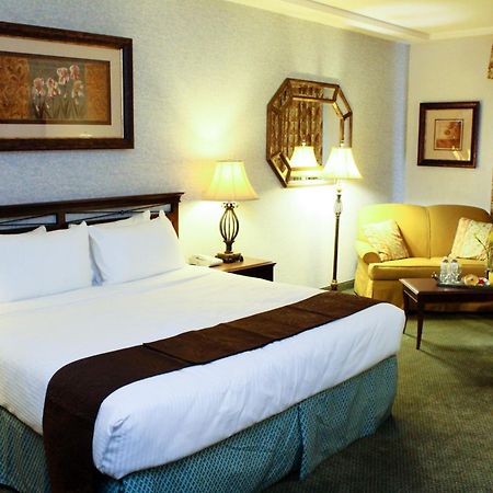 University Square Hotel Fresno Kamer foto